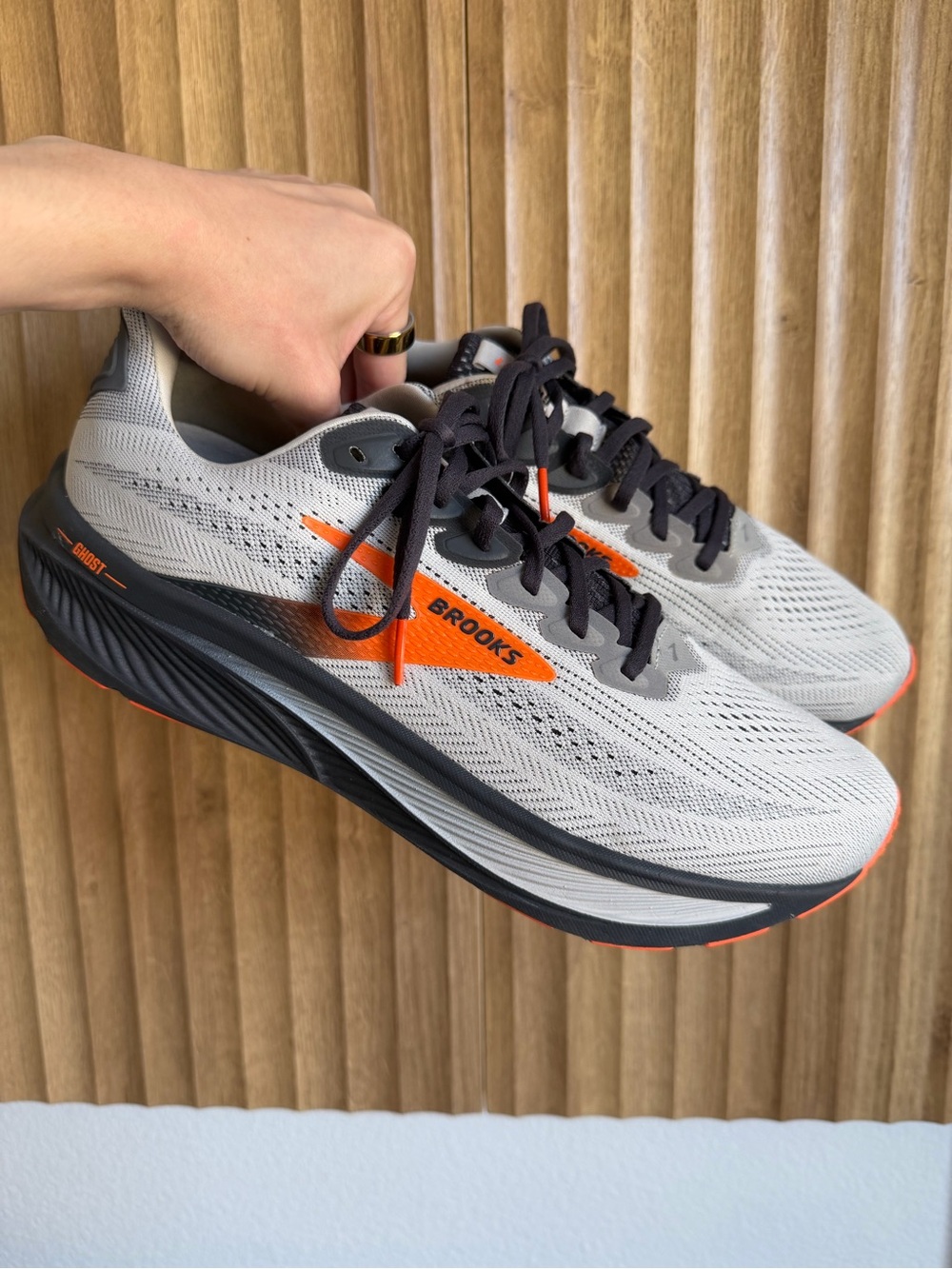 BROOKS Men’s Ghost 17 Sneaker Running Shoes